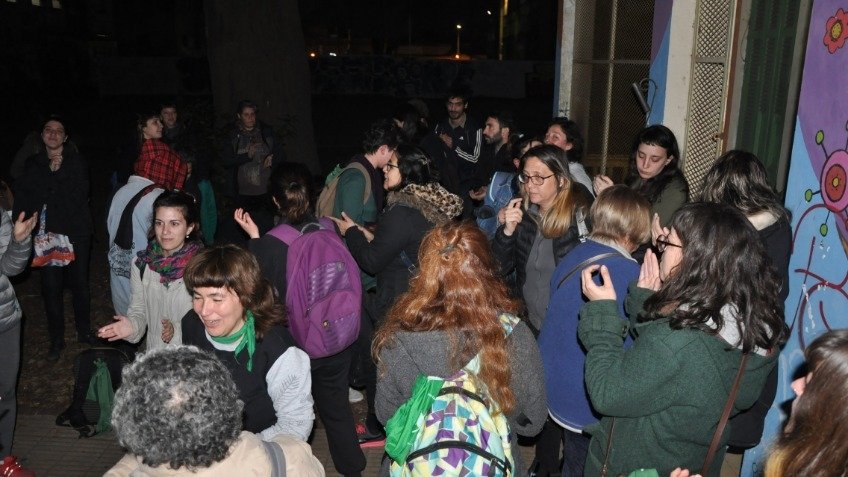 Tras el cruce con la Jefatura Distrital, el Encuentro de Mujeres se hace