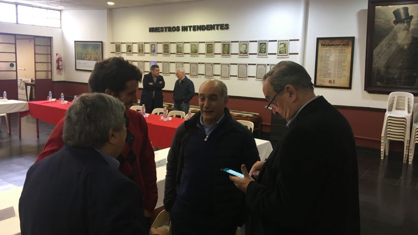 De internas no se habla: "Eso lo resolverán oportunamente en Tandil"