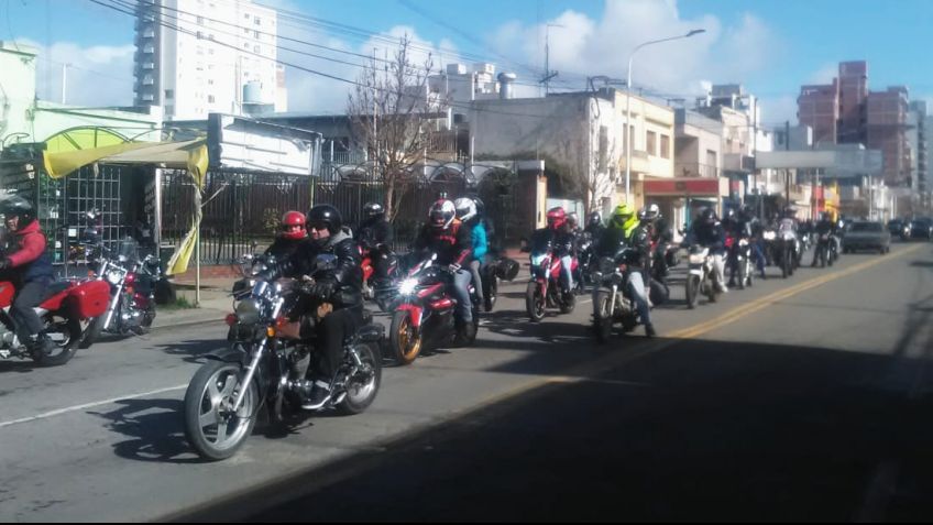 Moto Sierras Tandil realizó su caravana del día del niño