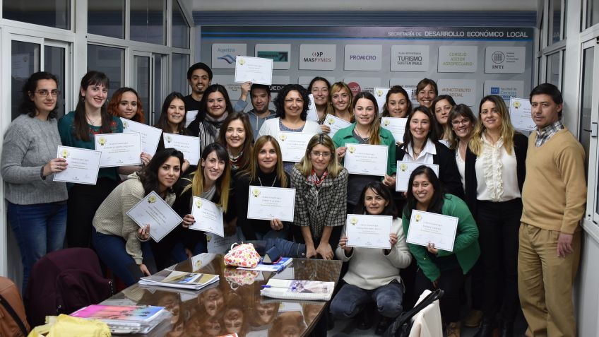 Se entregaron certificados del curso de secretariado 