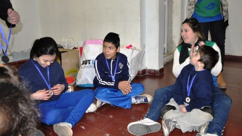 Los chicos de ATAD realizaron una actividad recreativa en Ferro
