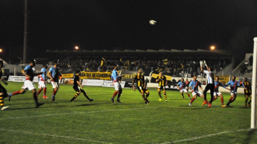 Santamarina y Arsenal no se sacaron ventajas