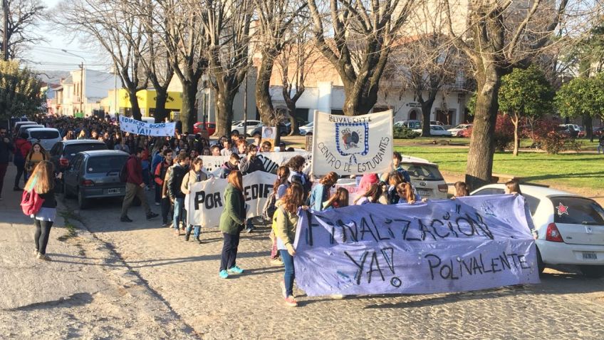 Polivalente pidió por la finalización de su edificio, que comenzaría en los próximos días