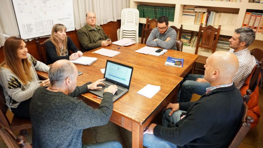 Concejales recibieron a especialistas en sistemas de energía con fuentes alternativas