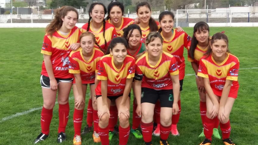 Juventud Unida se clasificó Campeón en el primer torneo oficial de Fútbol Femenino