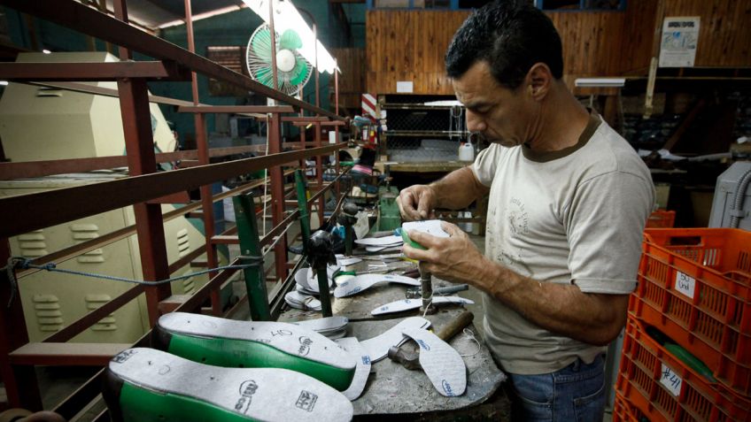 La producción de la industria Pyme cayó un 6,4% en agosto