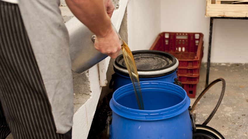 Los locales gastronómicos tendrán que llevar un registro del aceite que tiran