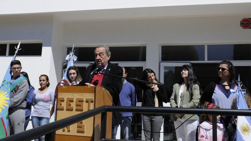 "A la escuela pública hay que fortalecerla y la única opción es haciéndola entre todos"