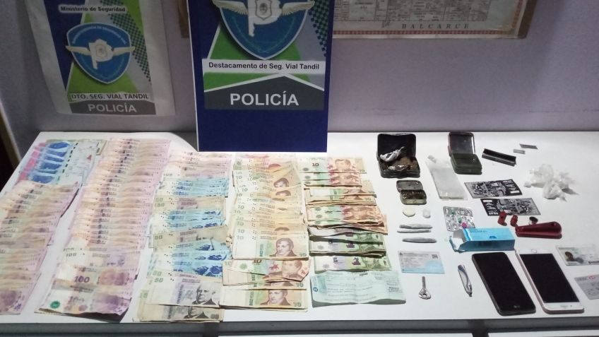 Secuestran droga, dinero y un auto: dos aprehendidos 