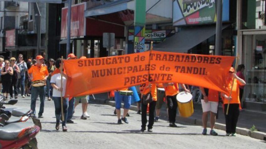Se suman otras áreas al paro de los trabajadores del Sistema Integrado de Salud