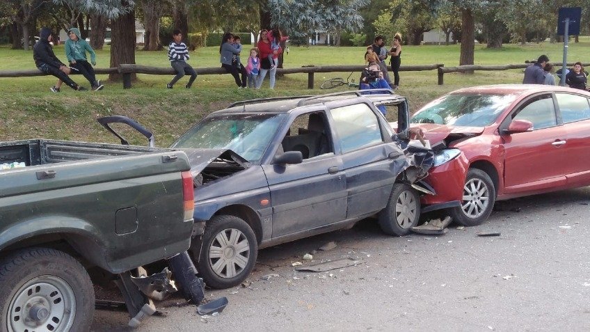 El rector Tassara inició quíntuple choque en Avenida Lunghi
