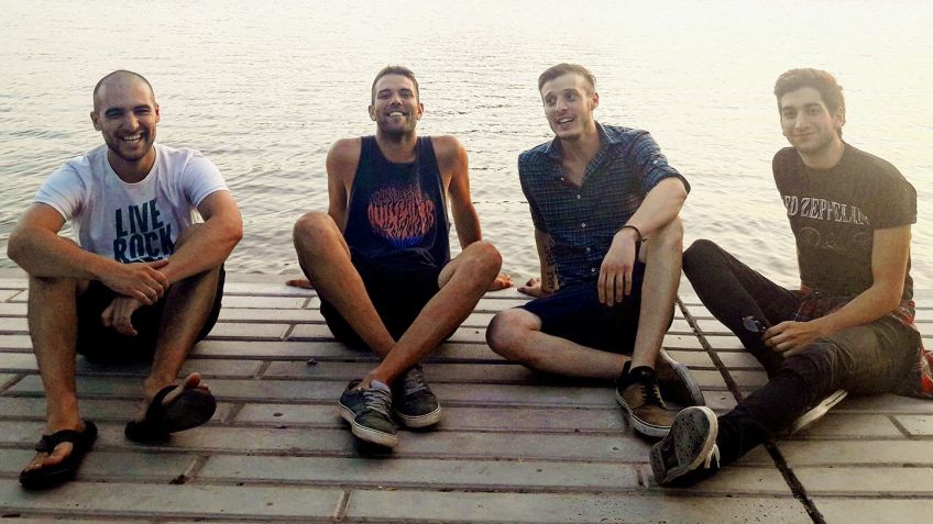 Descalzos presenta su disco en el Teatro del Fuerte