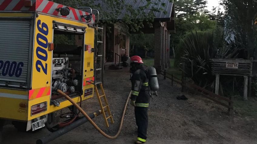 Un incendio afectó un quincho en el Barrio Golf