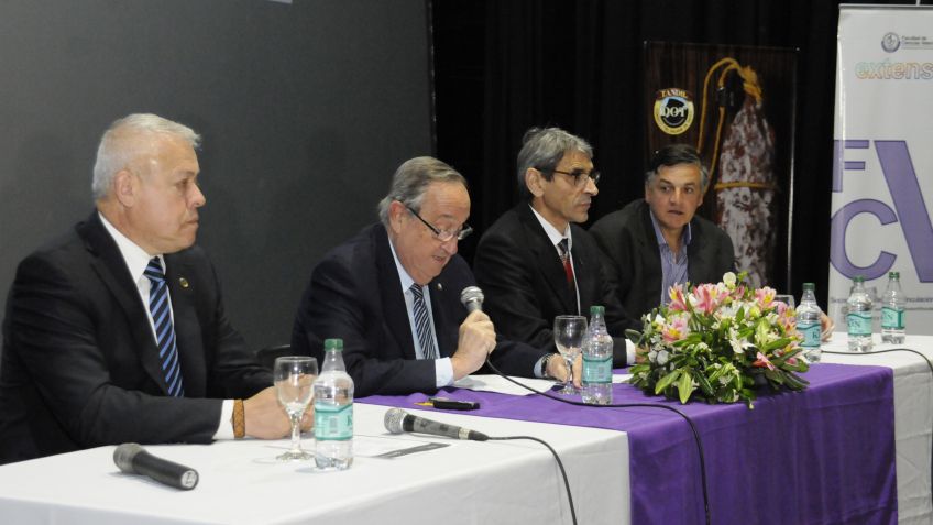 Lunghi participó de la apertura del tercer Congreso de la Cadena Porcina Tandil 2018