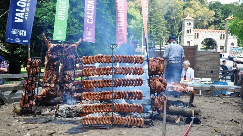 El Festival del Salame y el Cerdo continúa este domingo