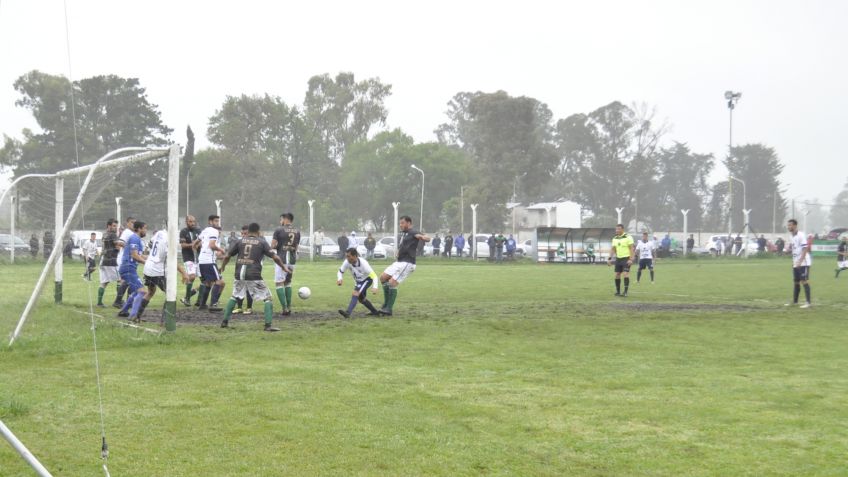 Contundente victoria de Grupo Universitario sobre Excursionistas por 5 a 1