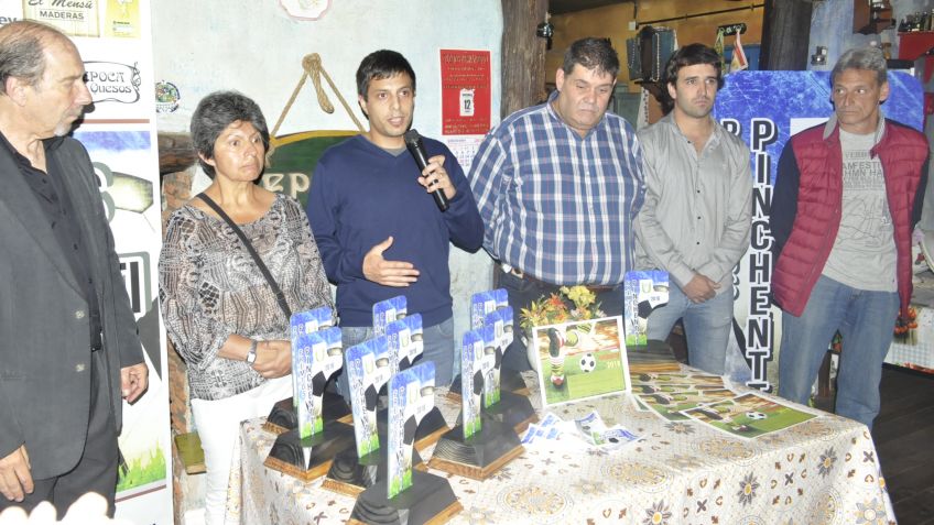 En una conferencia de prensa en Epoca de Quesos se presentaron los premios Pinchentti