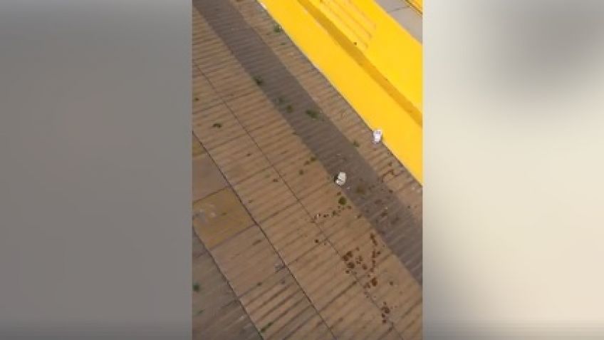 Le reventaron una botella de vidrio para robarle el celular