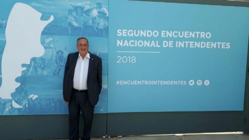 El presidente le pidió a los intendentes que "no asfixien a los empresarios con impuestos"