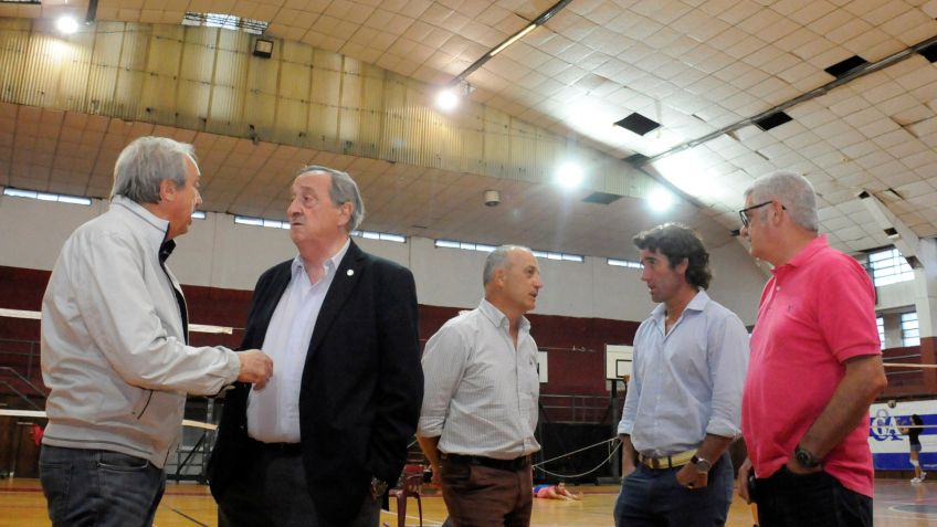 Autoridades municipales y de la Usina recorrieron clubes con nueva iluminación LED