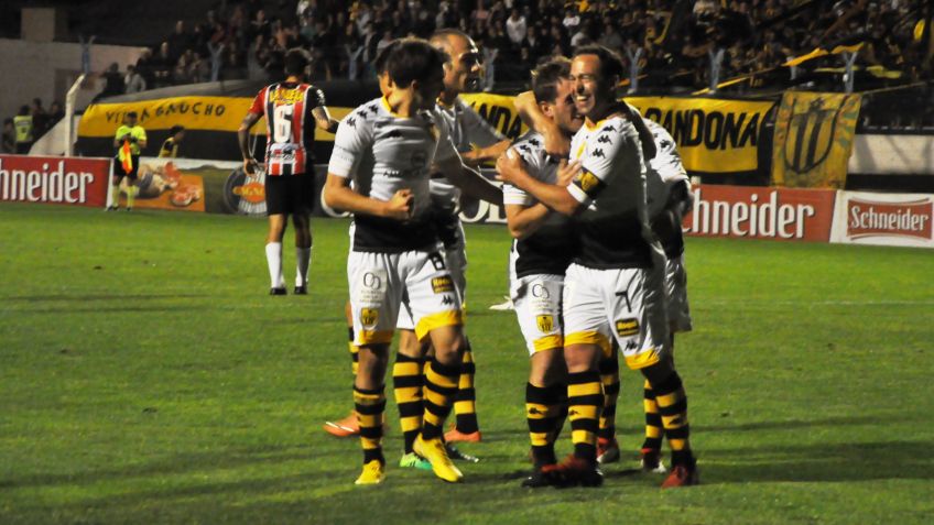 Santamarina visita al Cervecero