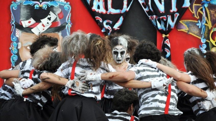 Los egresados de Polivalente también donaron su escenografía
