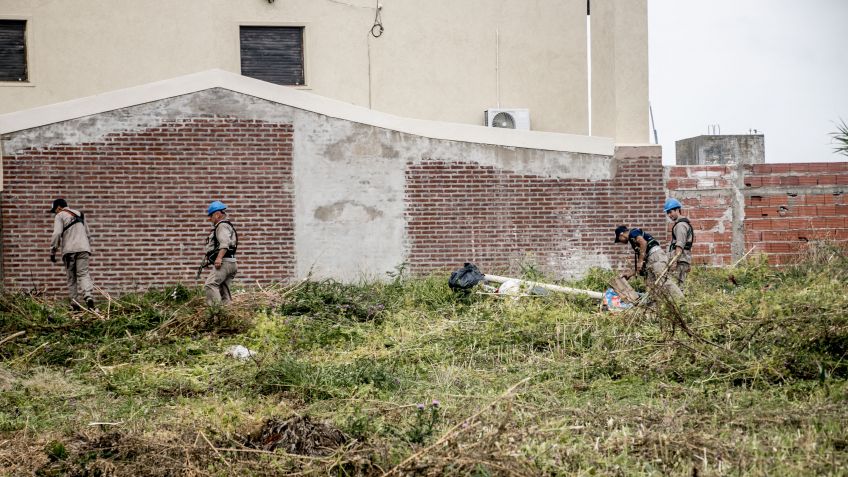 Trabajadores de la Ctep avanzan con la limpieza en el arroyo Ramal H