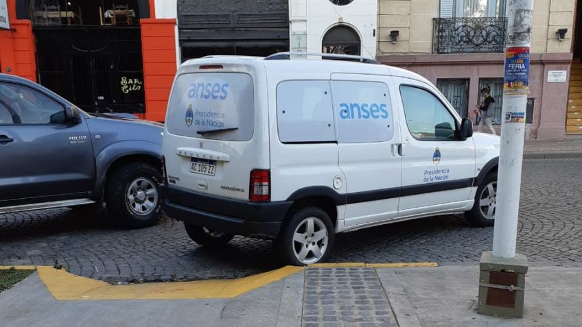 El director de Anses, el peor vecino