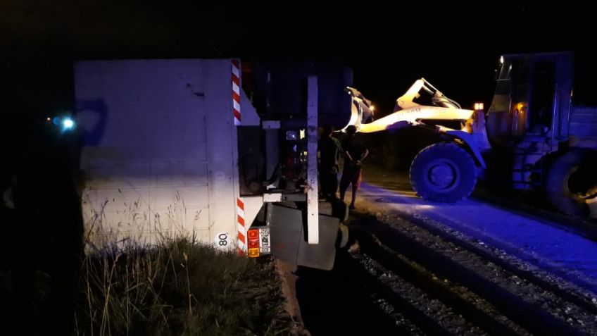 Volcó un camión en Cerro Leones