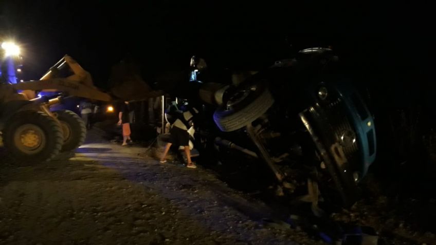 Volcó un camión en Cerro Leones