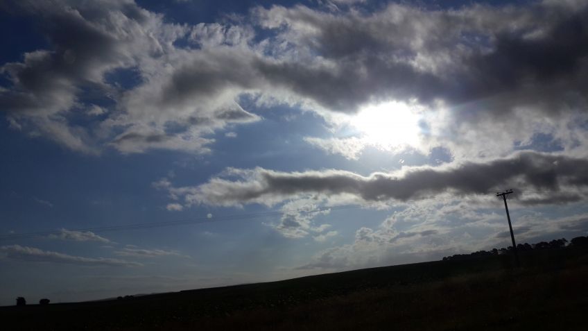 Jueves algo nublado y ráfagas de viento