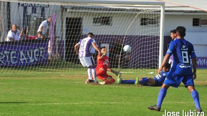 Màs de Grupo Universitario y su debut con derrota por 2 a 1