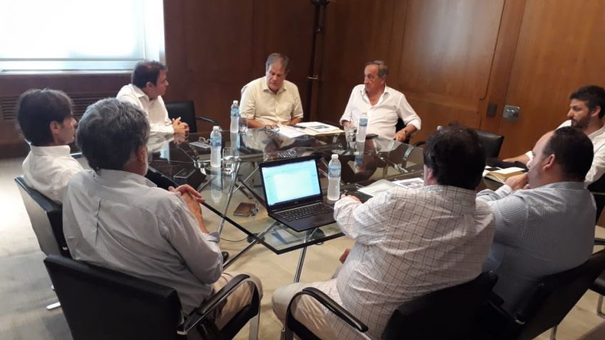 Con autoridades del Hipotecario