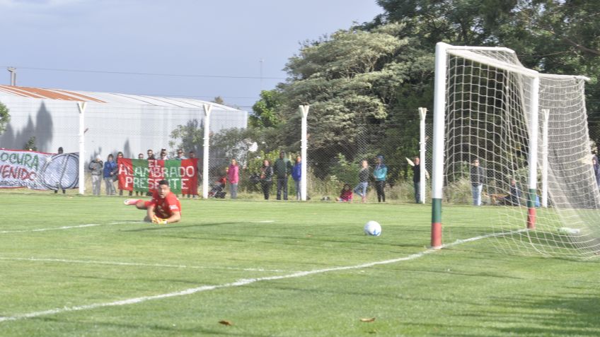 Grupo y una dura derrota por 3 a 1