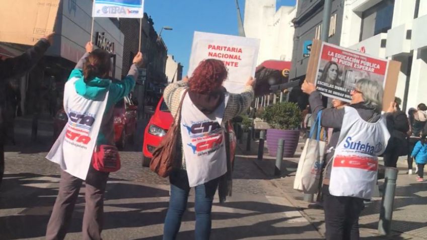 Le descontarán el día a los docentes que hagan paro