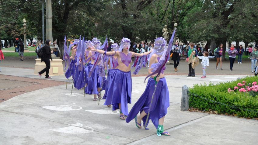 8M: más de 2000 mujeres marcharon por el centro tandilense