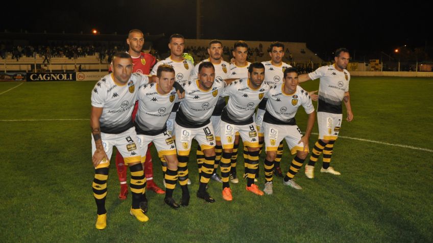 Santamarina gana y respira