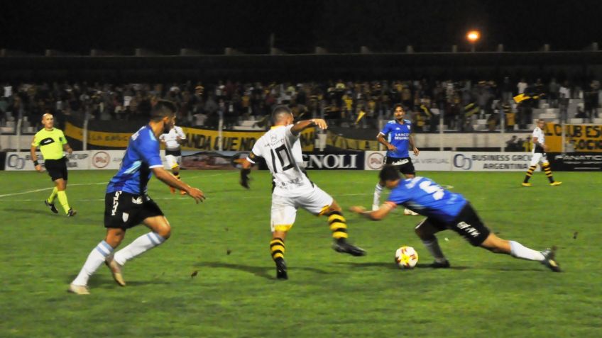Santamarina gana y respira