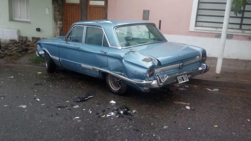Le chocaron el auto en la madrugada y huyeron
