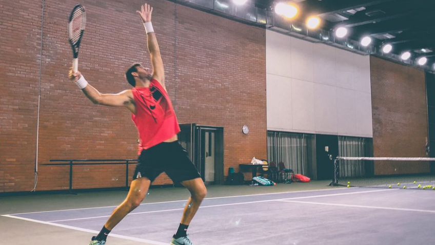 Del Potro sigue entrenando con el objetivo de evitar la cirugía