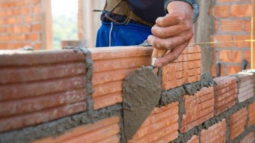Albañil herido tras derrumbarse una pared