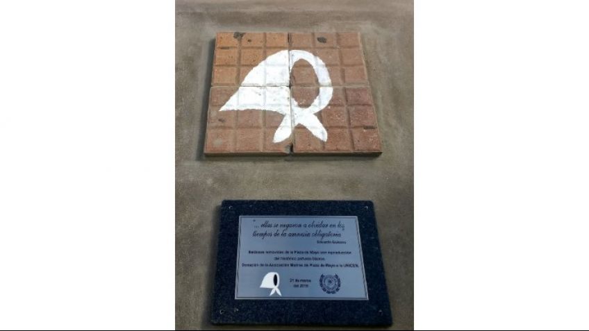 Las baldosas de las Madres, ahora reubicadas en UNICEN