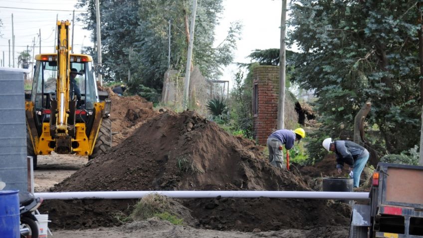 Se conocieron las ofertas para la extensión de cloacas y agua en diferentes barrios