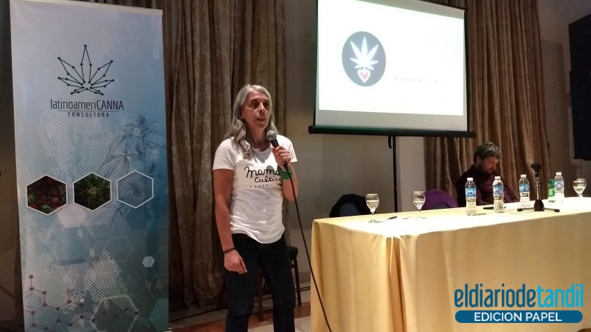 Claudia Pérez es integrante de Mamá Cultiva. Aquí, durante una charla en el Hotel Libertador.