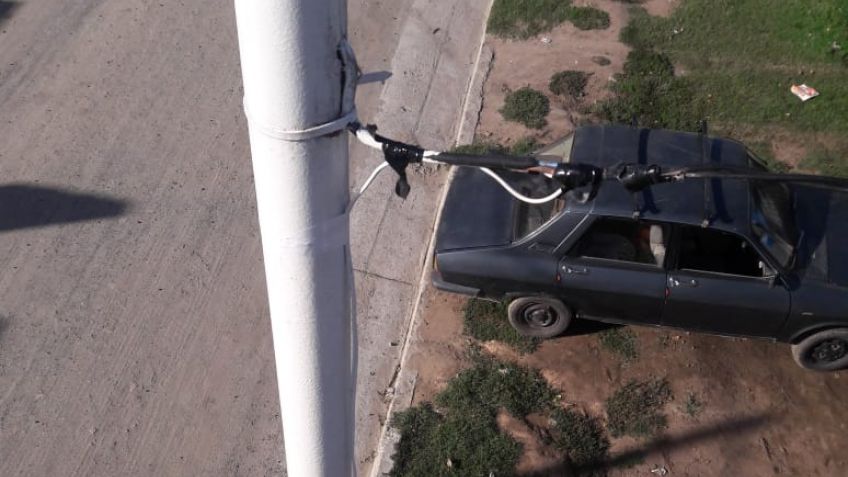 Tenían una conexión clandestina y el poste de luz electrificado