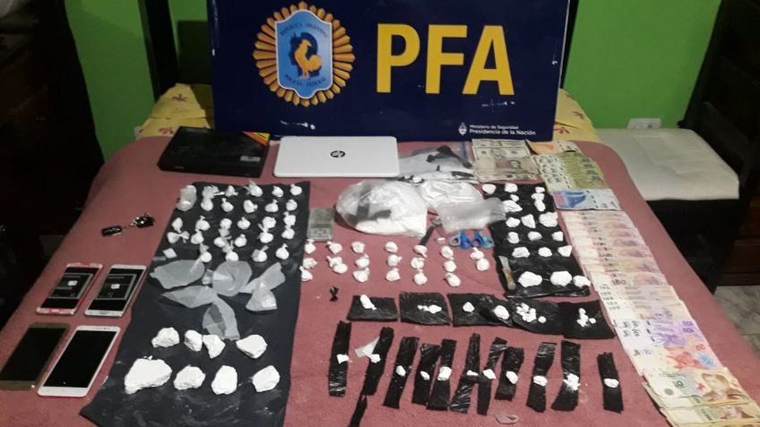 Secuestran cocaína, marihuana, dinero en efectivo y detienen a cuatro personas
