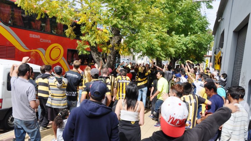 Los hinchas le hicieron el "aguante" a Santamarina