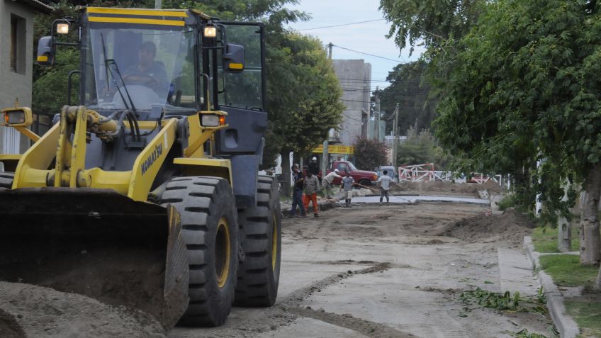 Comenzó la pavimentación y repavimentación de 60 cuadras
