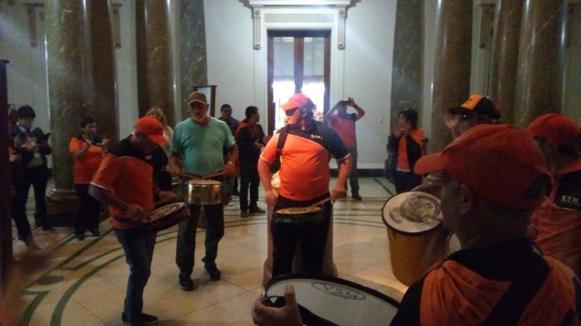 Los trabajadores municipales se manifestaron por el CCT