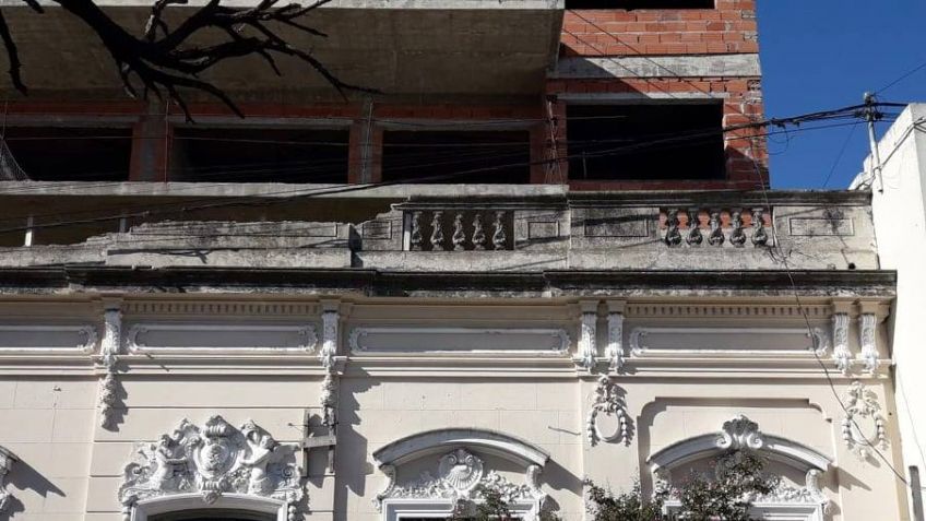 Vecinos denuncian que demuelen una fachada de Bien Patrimonial
